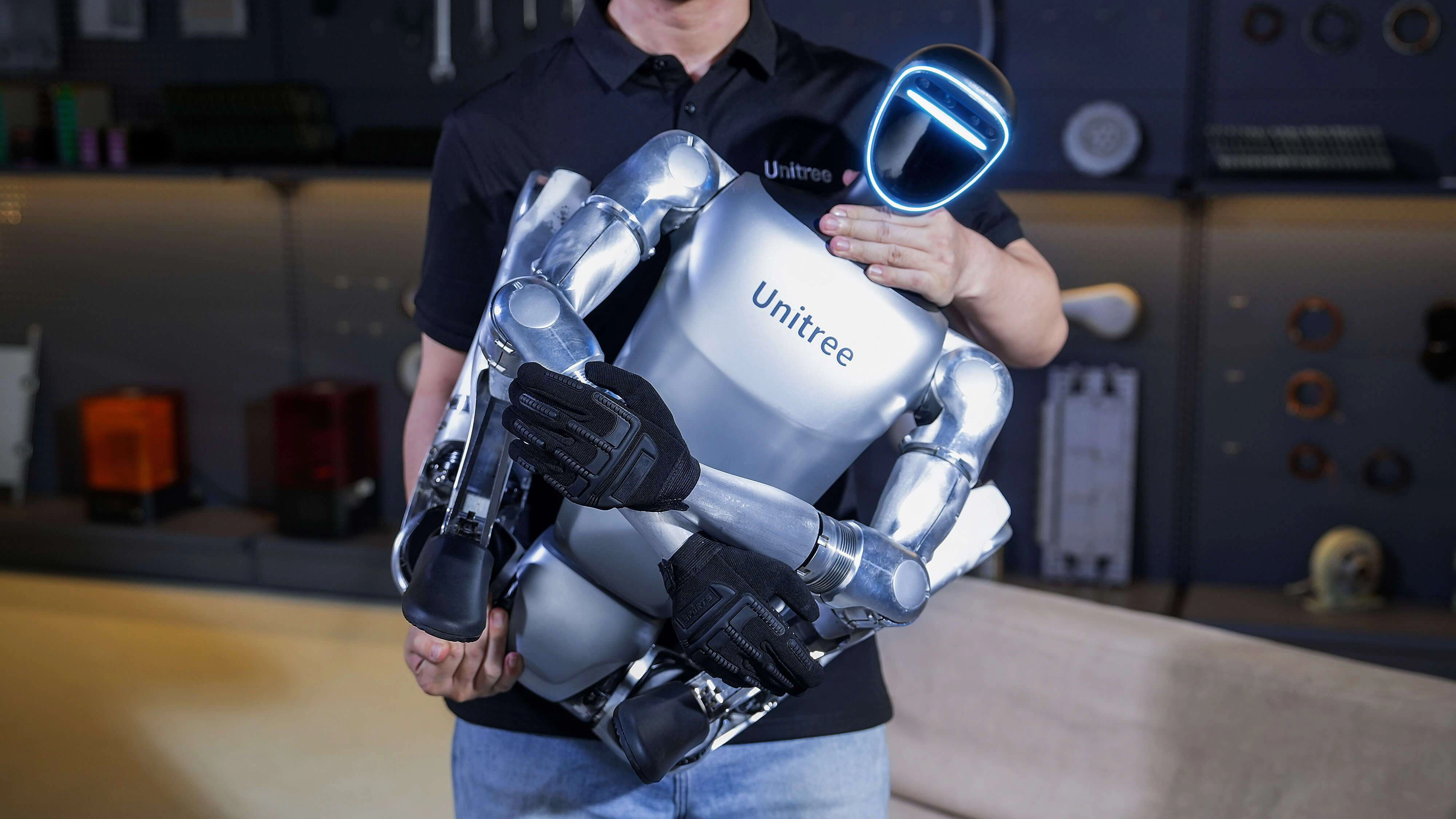 机器人新宠宇树G1：能跑能跳能干活，你的未来生活小助手！