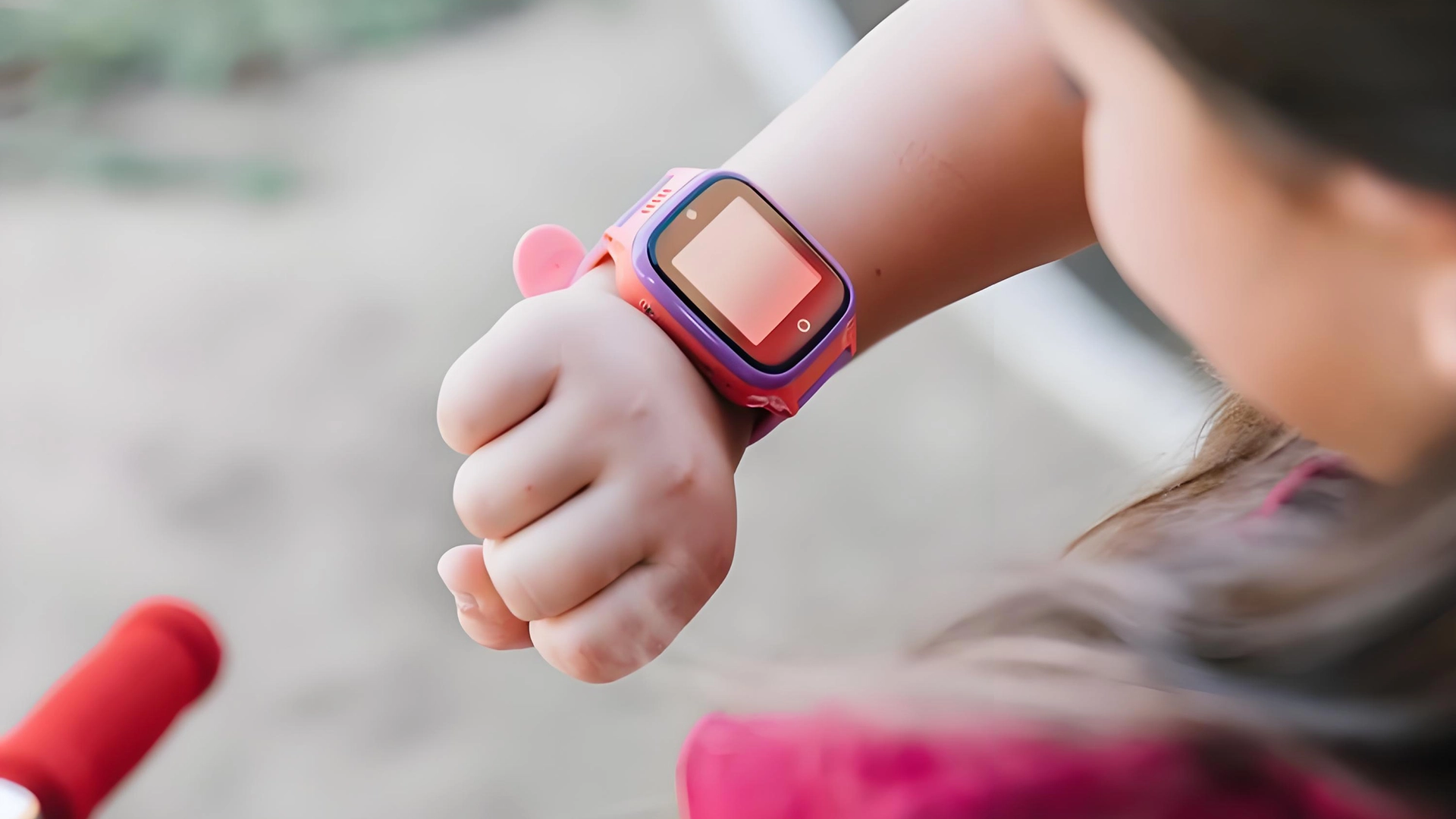 小学生智能手表：设计视角下的教育与安全并重