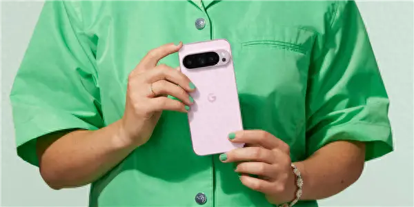 谷歌发布新款手机 业内人士锐评：苹果至少落后2-3年？