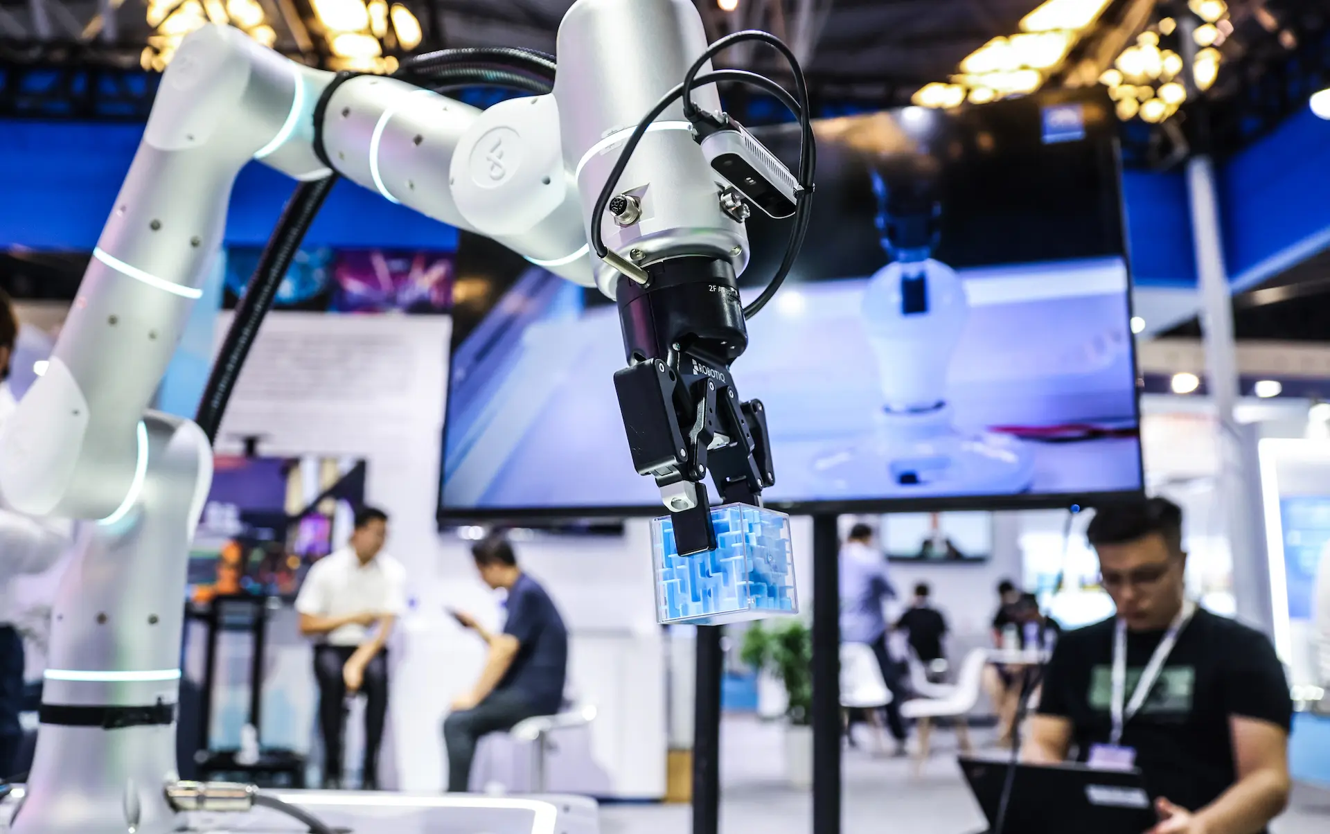 深谋科技发布压电式六维力传感器「弹起」，开启高动态力控新纪元