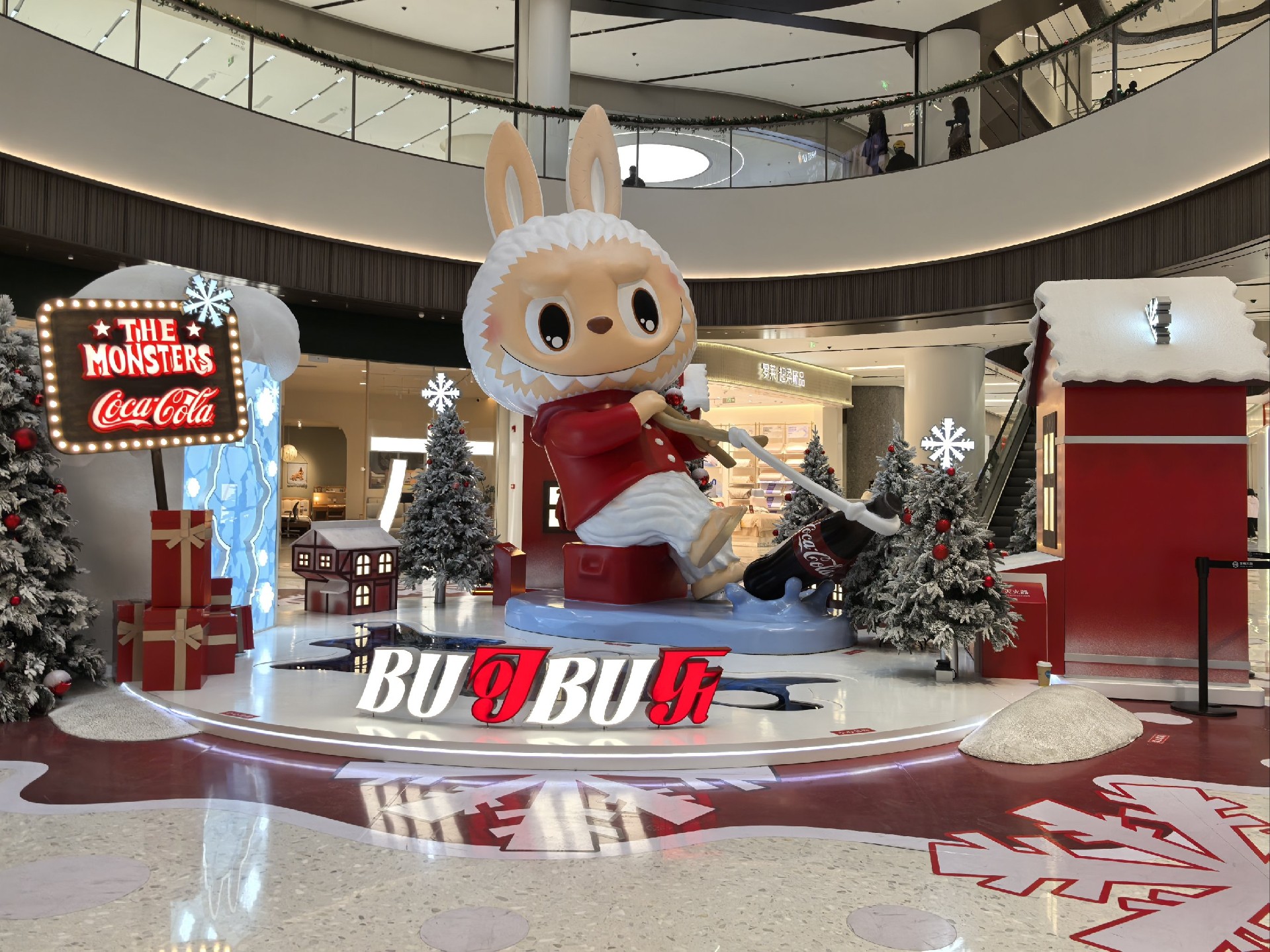 娃衣经济崛起 中国设计撬动潮玩千亿新市场